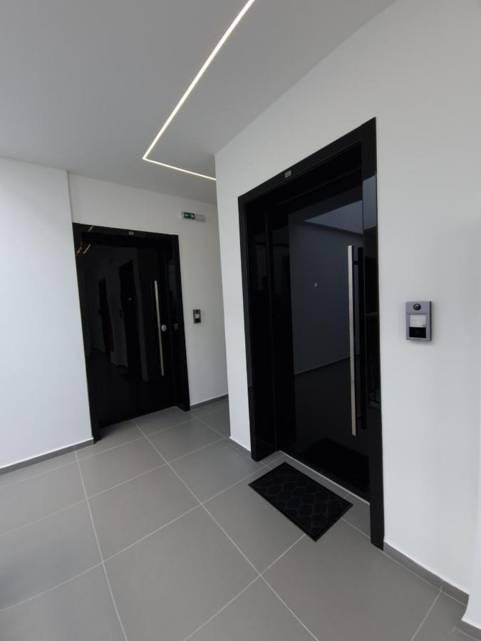Smart Loft Apartment 투즐라 외부 사진